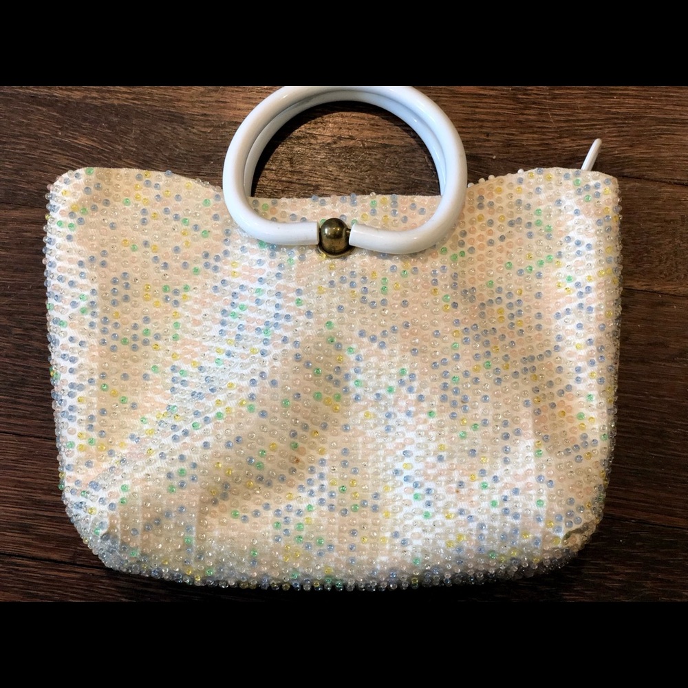 Really cute vintage beaded bag from the 50’s